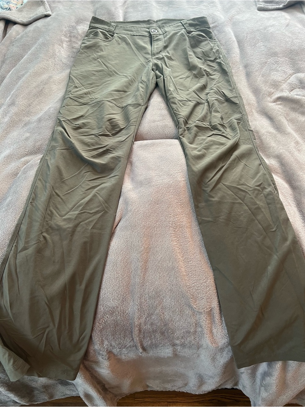 Columbia Olive Green Men's Chinos